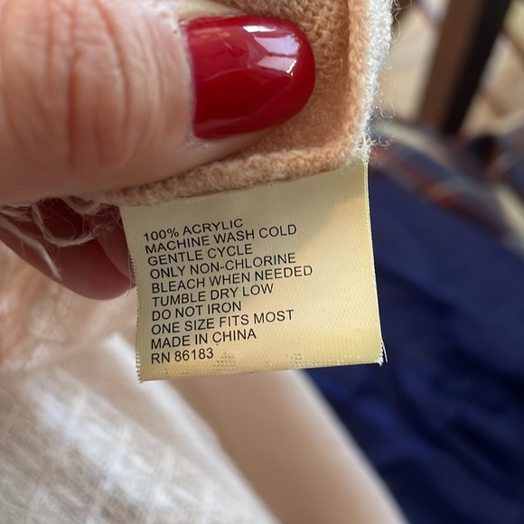 PINK INFINITY SCARF - Picture 5 of 5